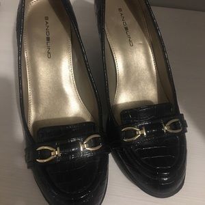 Bandolino Oxford Heels in black
